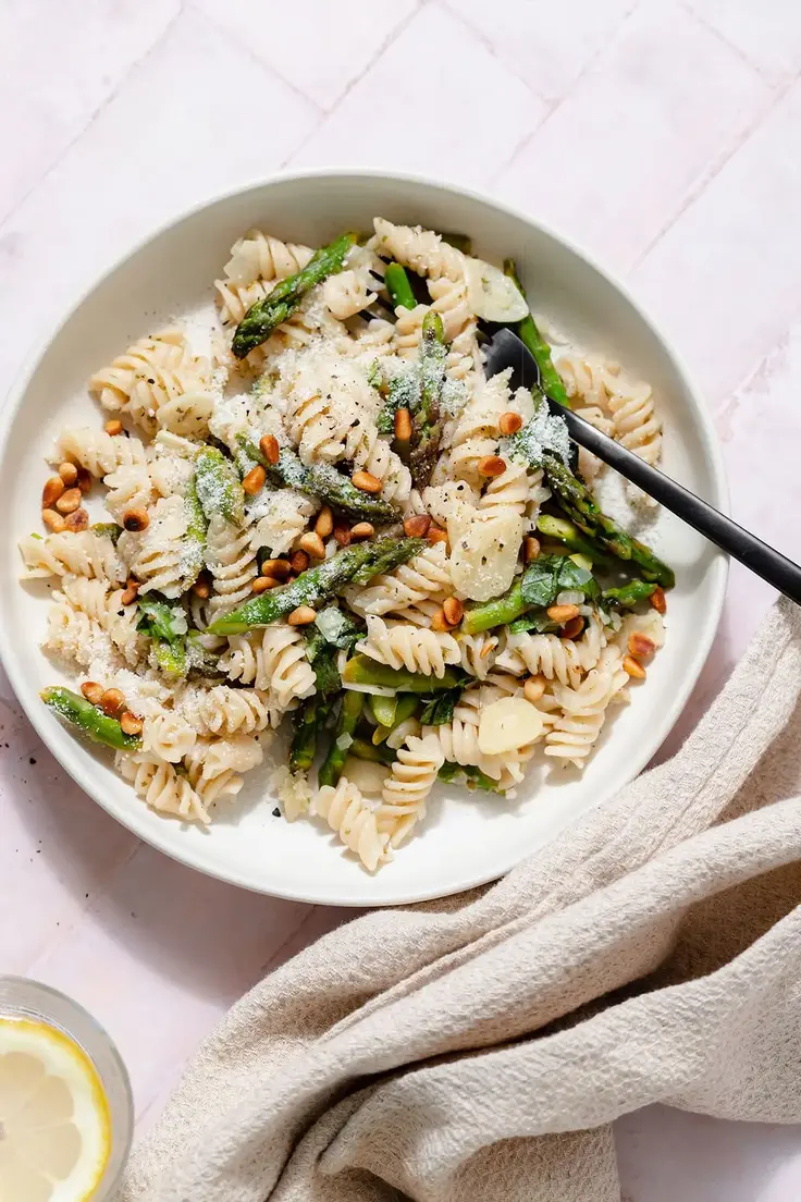 Light Asparagus Pasta with Fresh Basil Recipe by The Healthful Ideas
