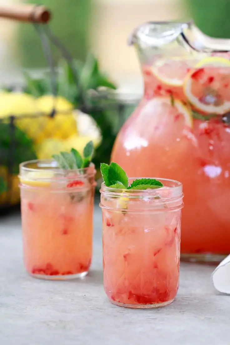 Strawberry Lemonade by Yummy Mummy Kitchen