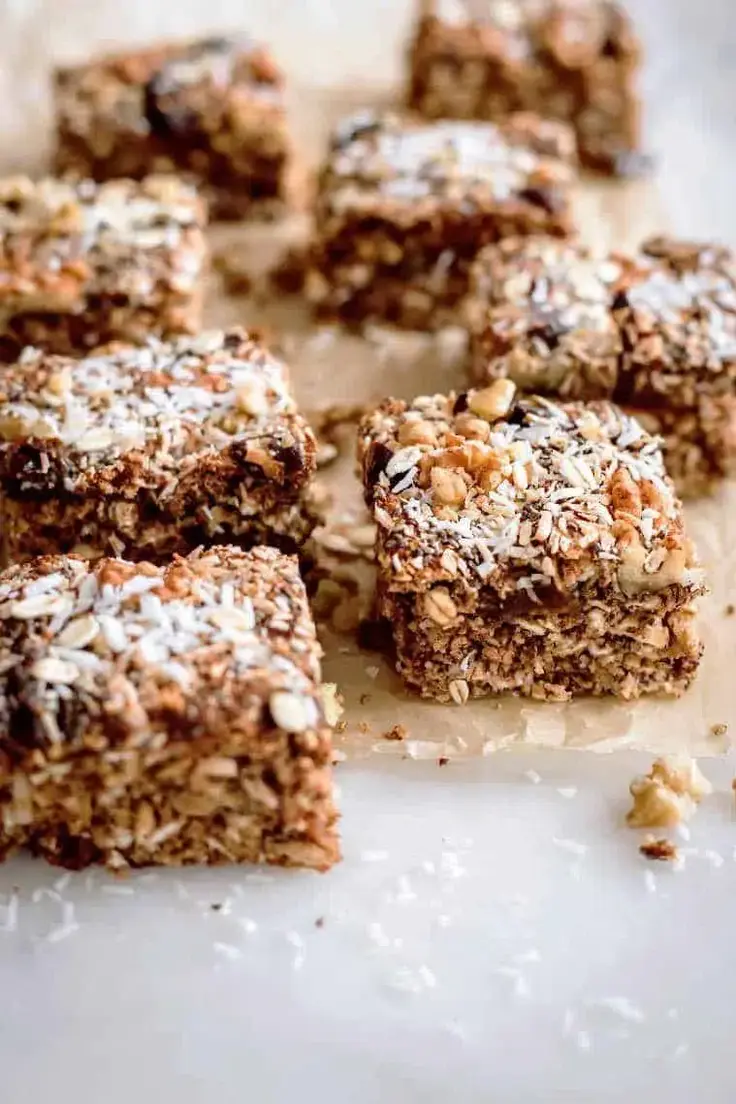 Healthy Vegan Oat Bars by Nutriciously
