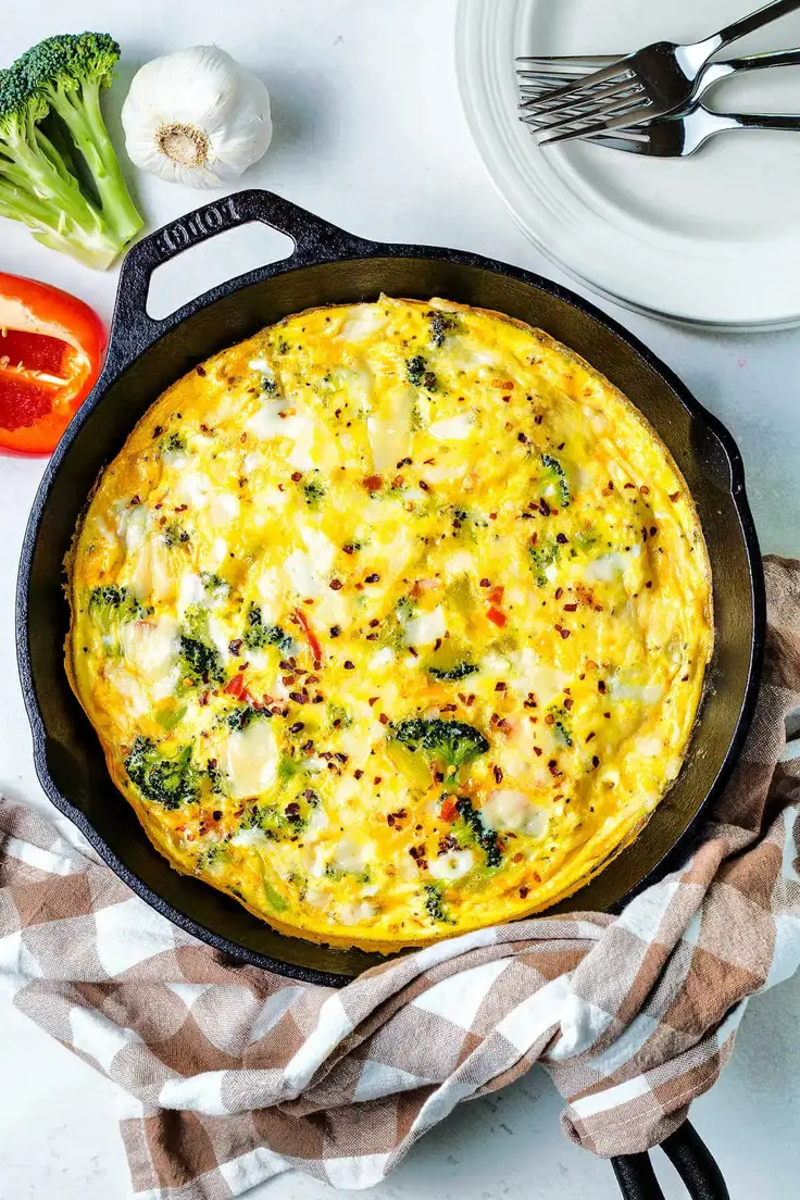 Low Calorie Easy Broccoli Frittata recipe for breakfast.