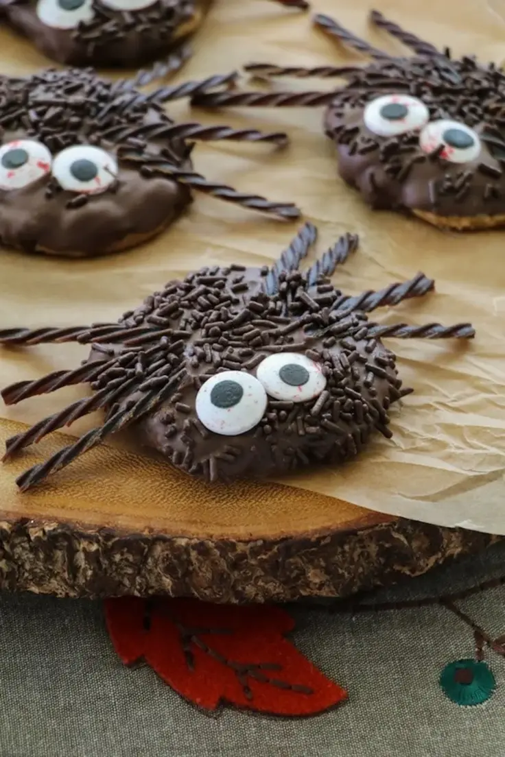 Spider Halloween Cookies Recipe by Lauren’s Latest
