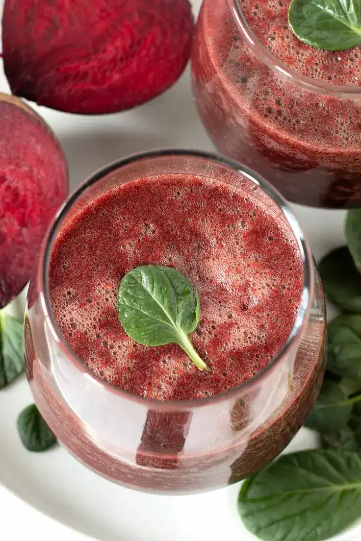 Red Beet Spinach Smoothie by Go Eat Green