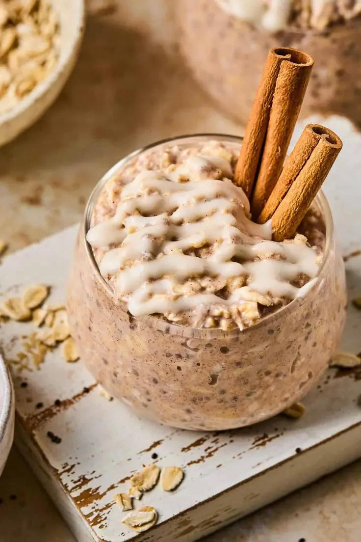 Cinnamon Roll Overnight Oats Recipe by Lemons and Zest