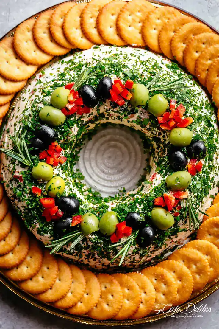 Bacon Cheese Wreath Recipe by Cafe Delites